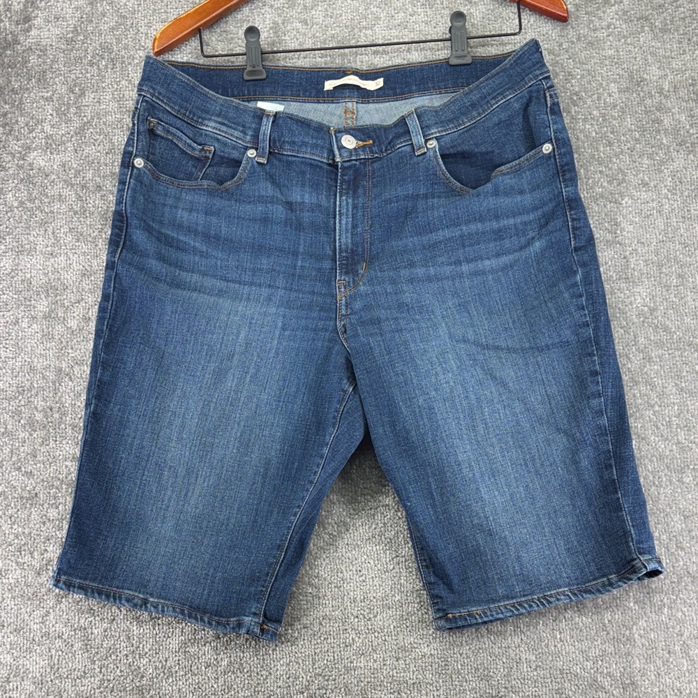 Levis Blue Jean Denim Shorts Classic Bermuda Womens Size 32 Mid Rise - Picture 1 of 10
